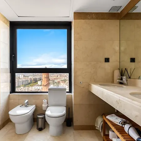 Penthouse Duplex With Views! Appartement