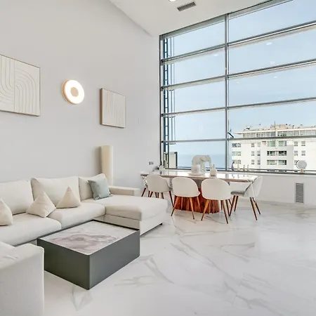 Penthouse Duplex With Views! Lejlighed