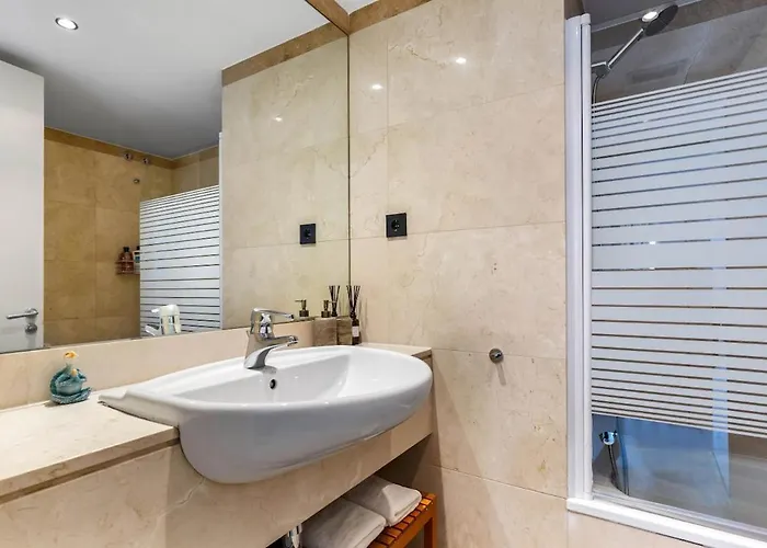 Penthouse Duplex With Views! 아파트