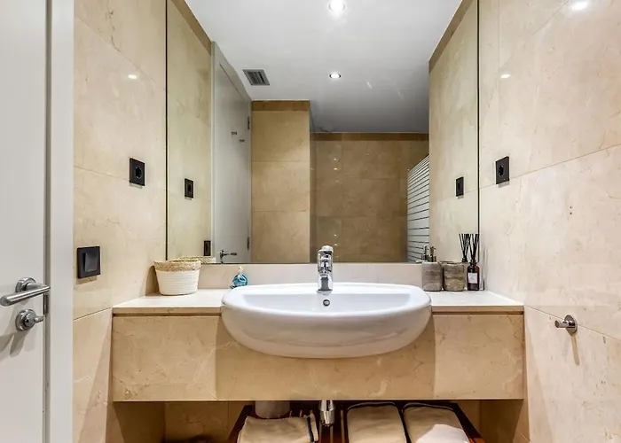 Penthouse Duplex With Views! 아파트