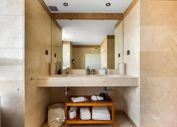 Penthouse Duplex With Views! 아파트 *