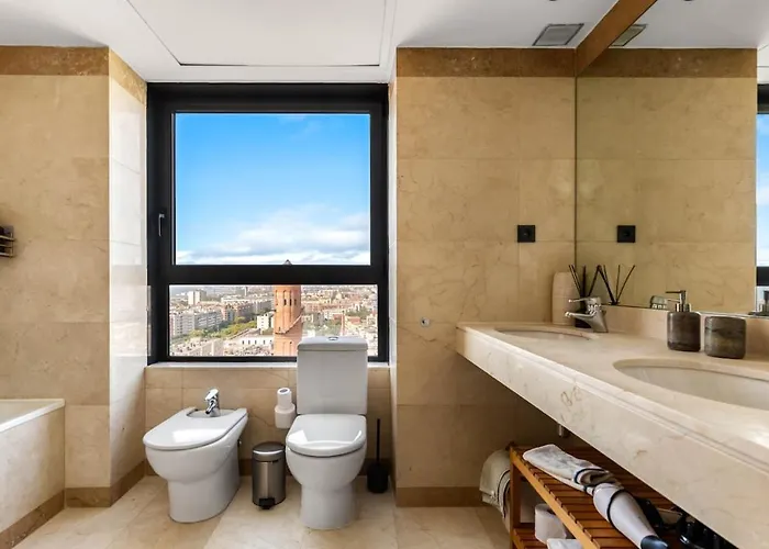 Penthouse Duplex With Views! 아파트